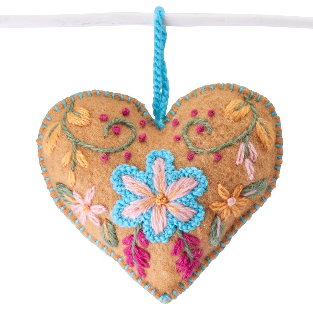 Deko-Anhänger Herz – Handgemacht, Fair Trade, liebevolles Design – Plan Shop