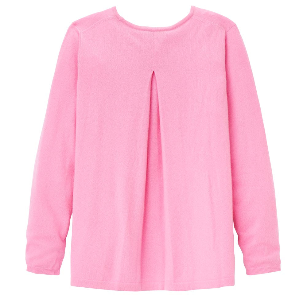 Rückansicht des Kaschmirpullovers in pink mit Rückenfalte.