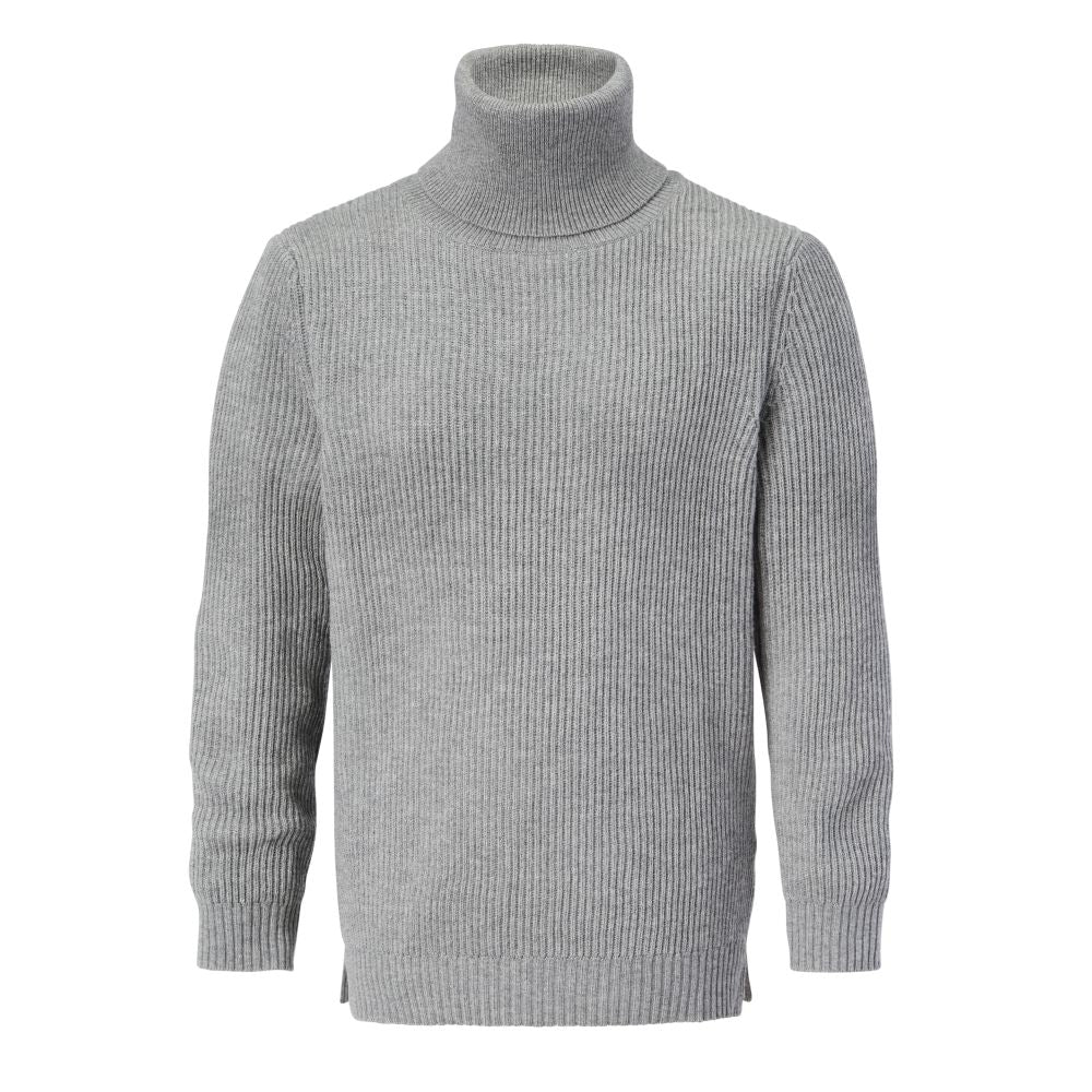Grauer Rollkragenpullover in Rippenstrick. Die Bündchen sind etwas breiter gerippt.
