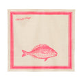 weiße Serviette mit rosa Rand und rosafarbigem Fischdruck, links oben eine rosa Aufschrift