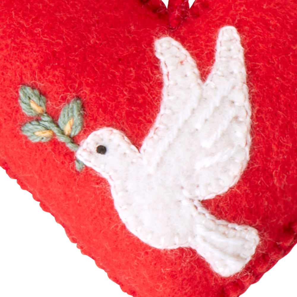 Detail der Stickerei, Taube mit Olivenzweig, des Anhängers.