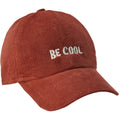 Braune Cord-Cap mit Stickerei.