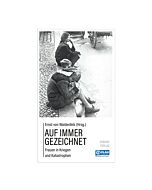Buch mit schwarz-weißem Foto über dem Titel, das eine junge Frau sowie zwei Kinder verzweifelt auf einer Bordsteinkante sitzend zeigt