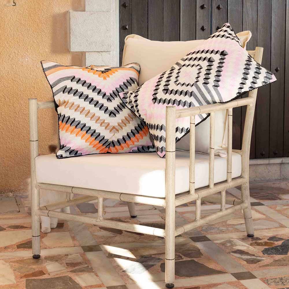 Kissenhülle mit Stickerei-1