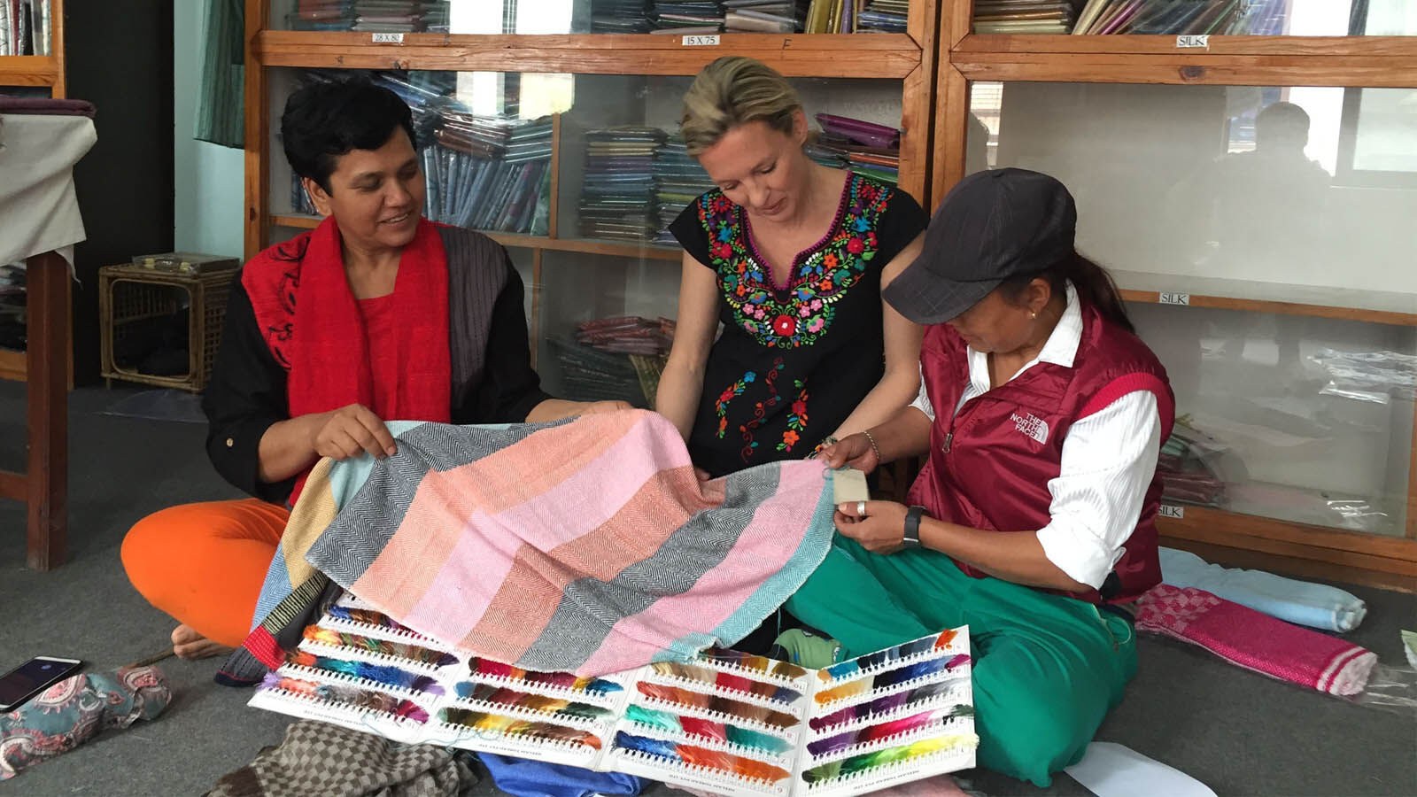 Gewebte Frauenpower-0