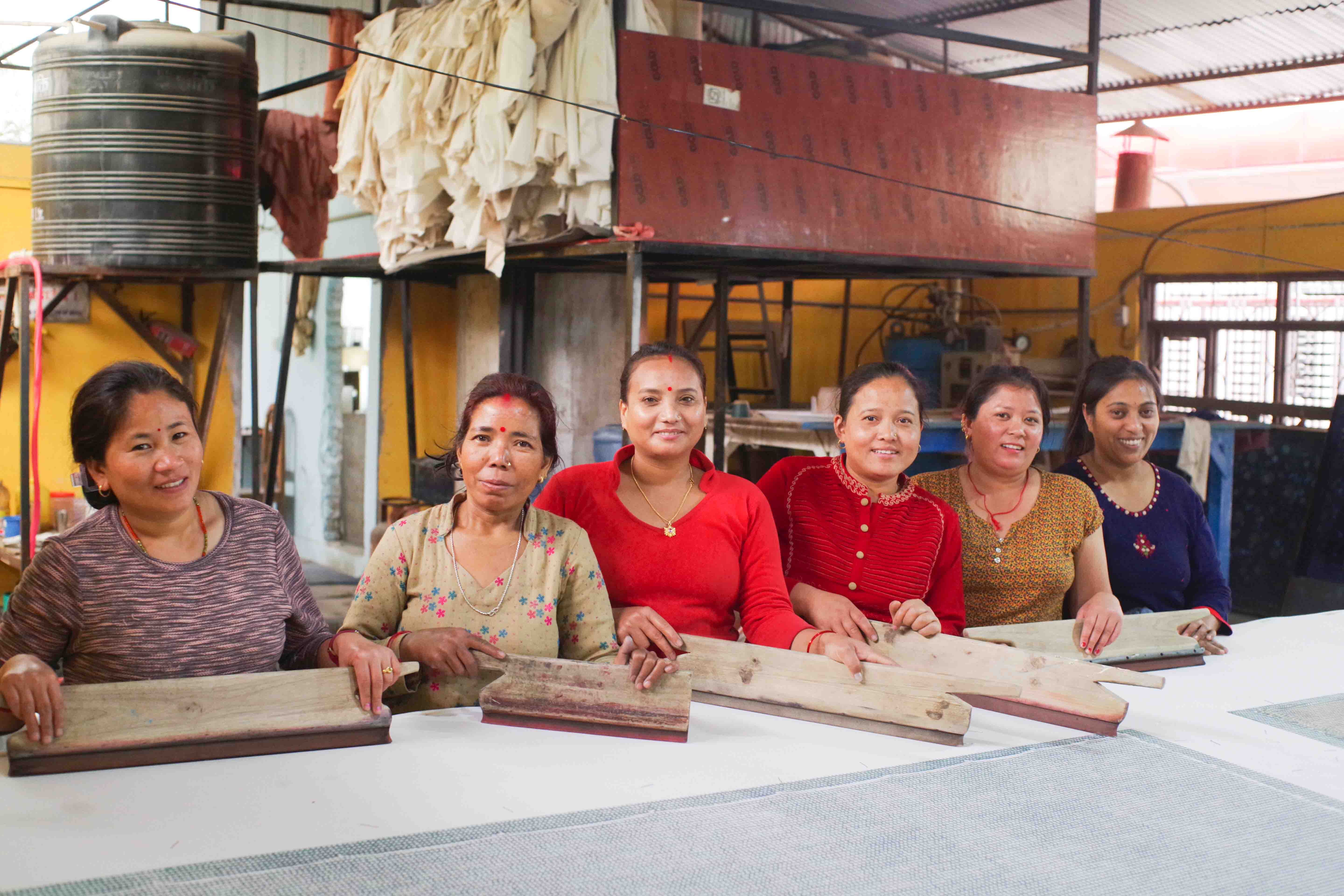Hier kaufen, dort für Gleichberechtigung und Chancen sorgen. -3