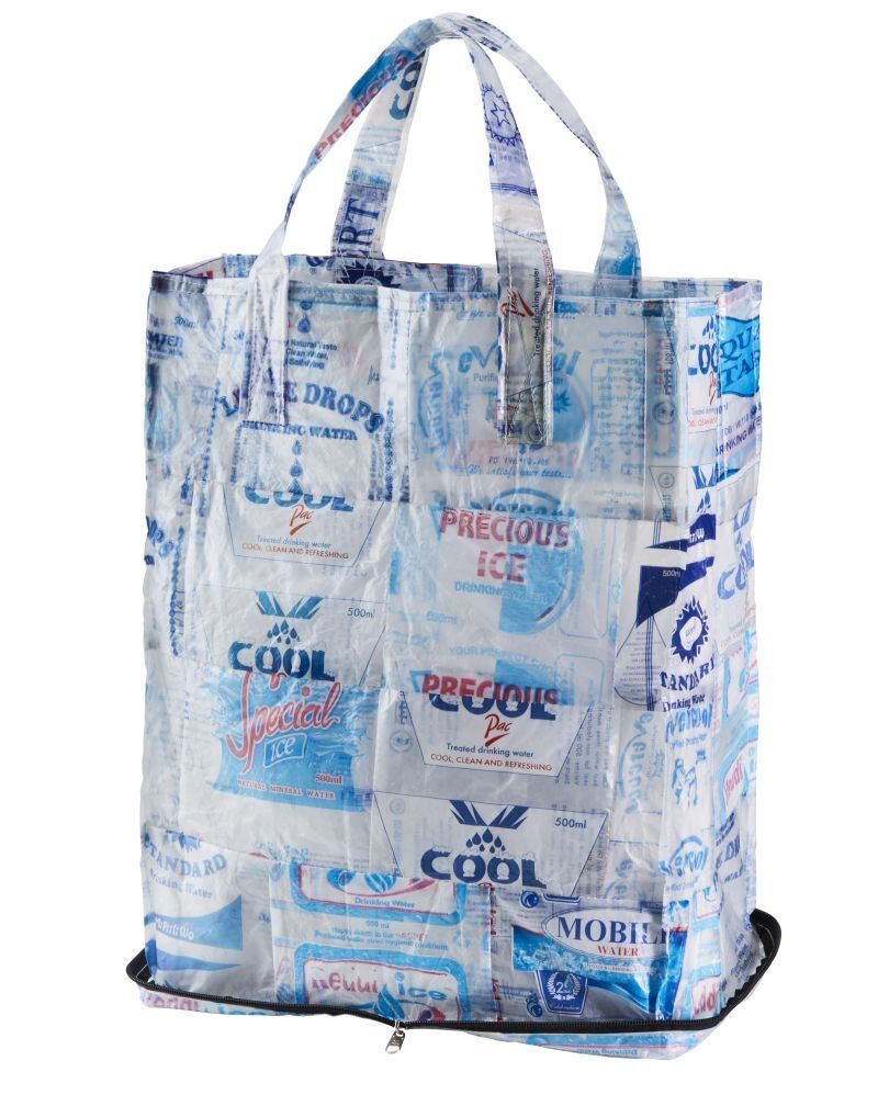 Einkaufstasche Aus Recycelten Trinkwasser-Beuteln - Im Plan Shop Online  Bestellen