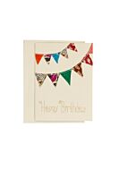 beige Geburtstagskarte mit einer bunten Wimpelkette und "Happy Birthday" darunter
