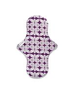 lila-weiß gemusterte Menstruationsbinde, an den Flügeln befinden sich Druckknöpfe