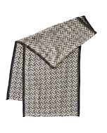 Schal mit Peaceprint, gelegt , schwarzer Seitenstreifen.