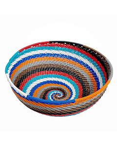 Spiralförmig, gemusterter, runder Korb , seitliche Ansicht.
