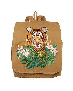 brauner Rucksack mit einem gestickten Tigerkopf. der sich hinter exotischen Blumen befindet