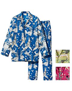 Blauer Pyjama, Oberteil und Hose, mit Antilopenprint in schwarz weiß.