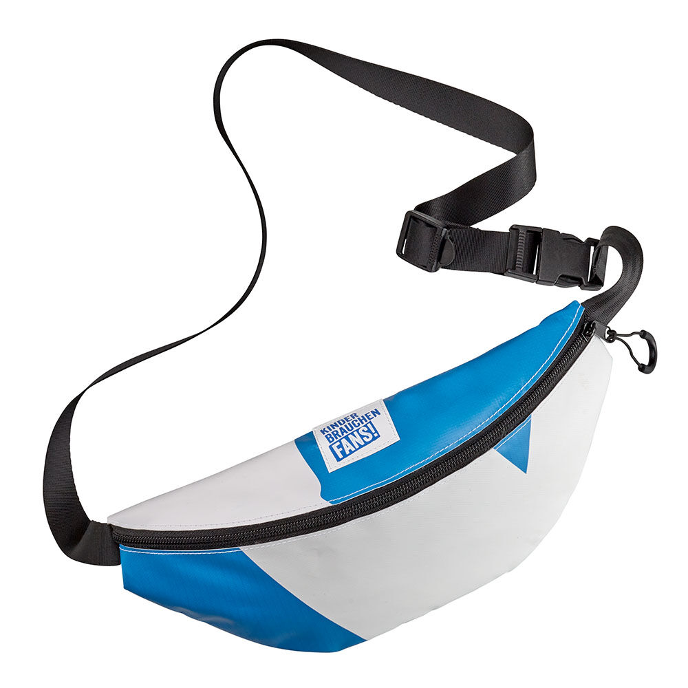 Skispringerinnen prasentieren Upcycling Hip Bags von Plan Kinder brauchen Fans Setzen Sie Zeichen