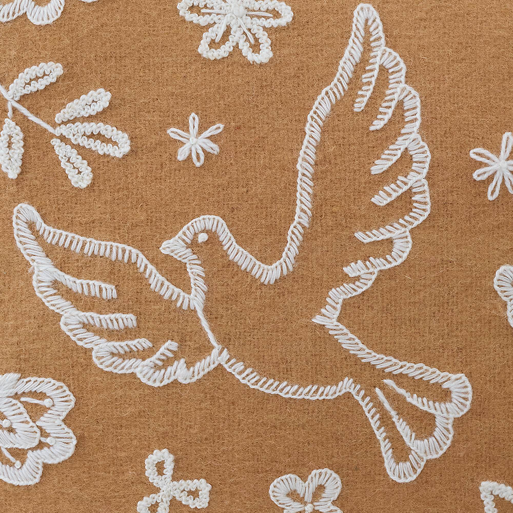 Kissenhülle mit Stickerei Taube und Blumen, weiß-1