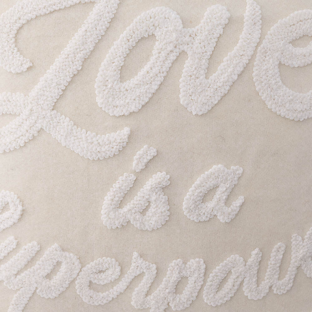 Kissenhülle mit Stickerei Love is a Superpower, weiß-1