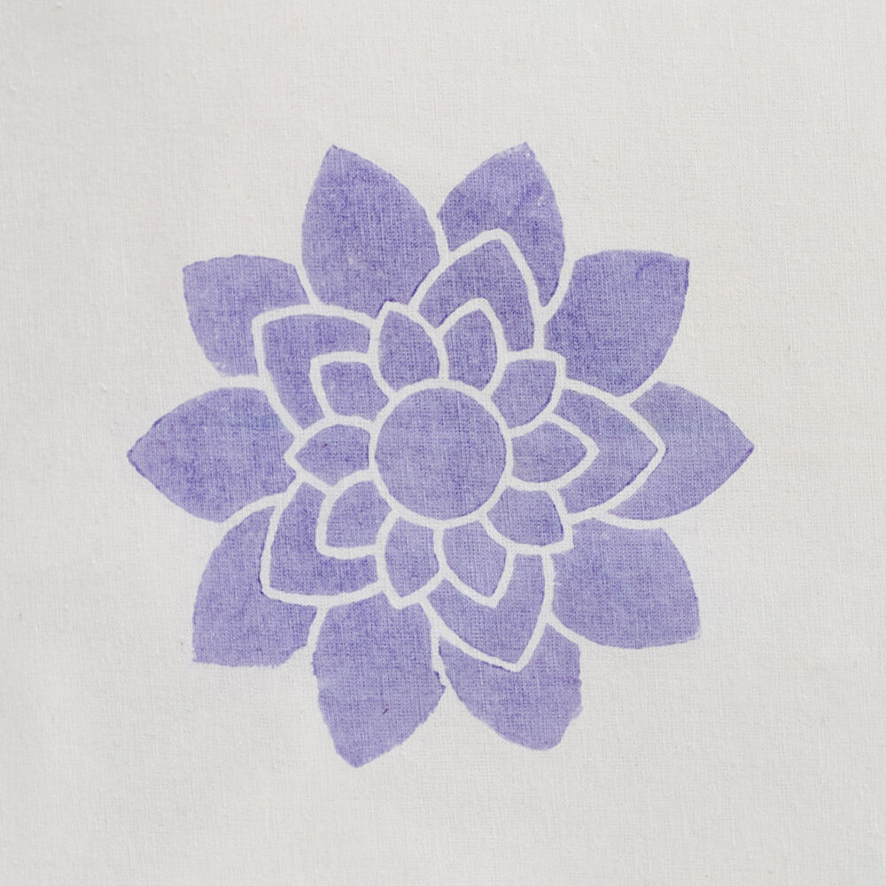 Kissenhülle mit Lotusblumen-Print, flieder, 50 x 50