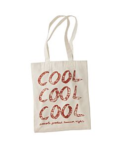 Naturfarbende Tasche mit langen Henkeln und Aufdruck in braun.